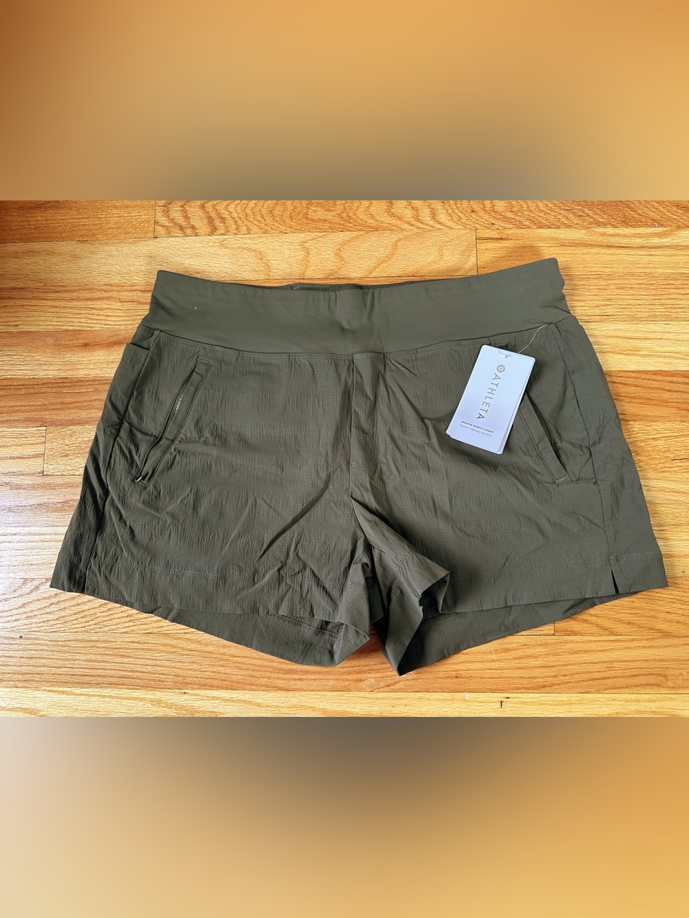 NWT Athleta Trekkie North Shorts Olive Green Size 16 Hiking Athletic